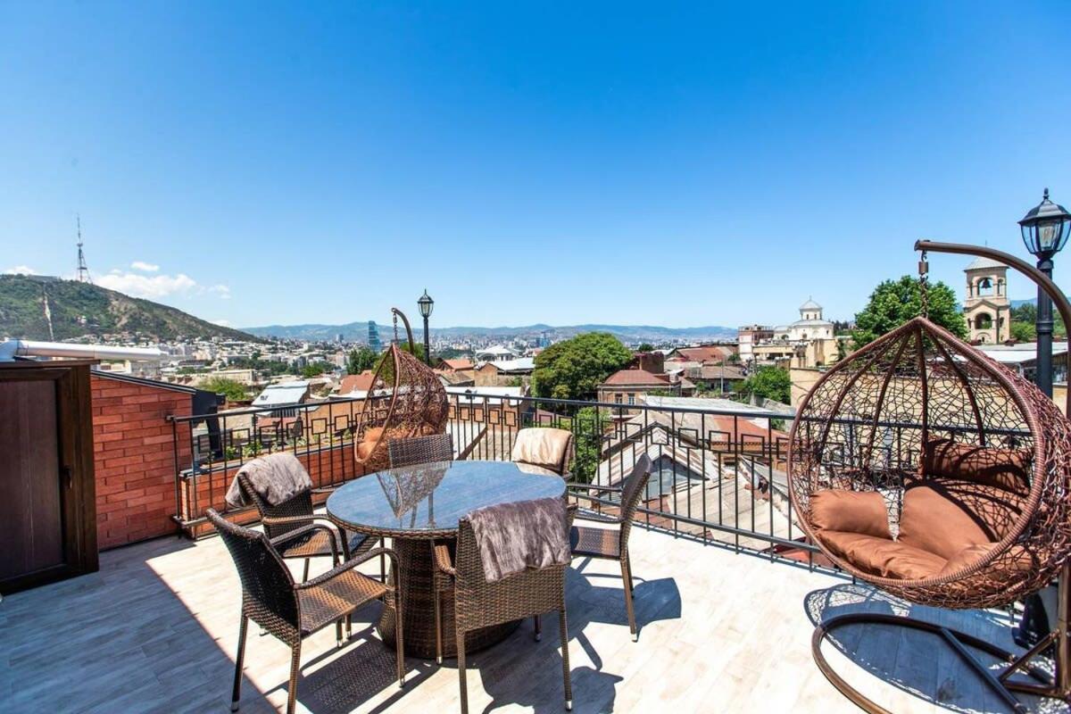 3Br Apt W Huge Terrace & Magnificent Views Tbiliszi Kültér fotó