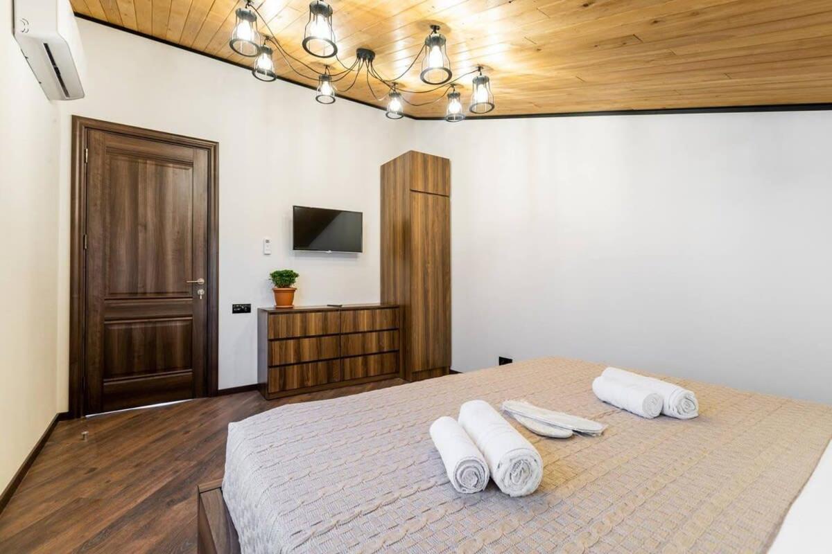 3Br Apt W Huge Terrace & Magnificent Views Tbiliszi Kültér fotó